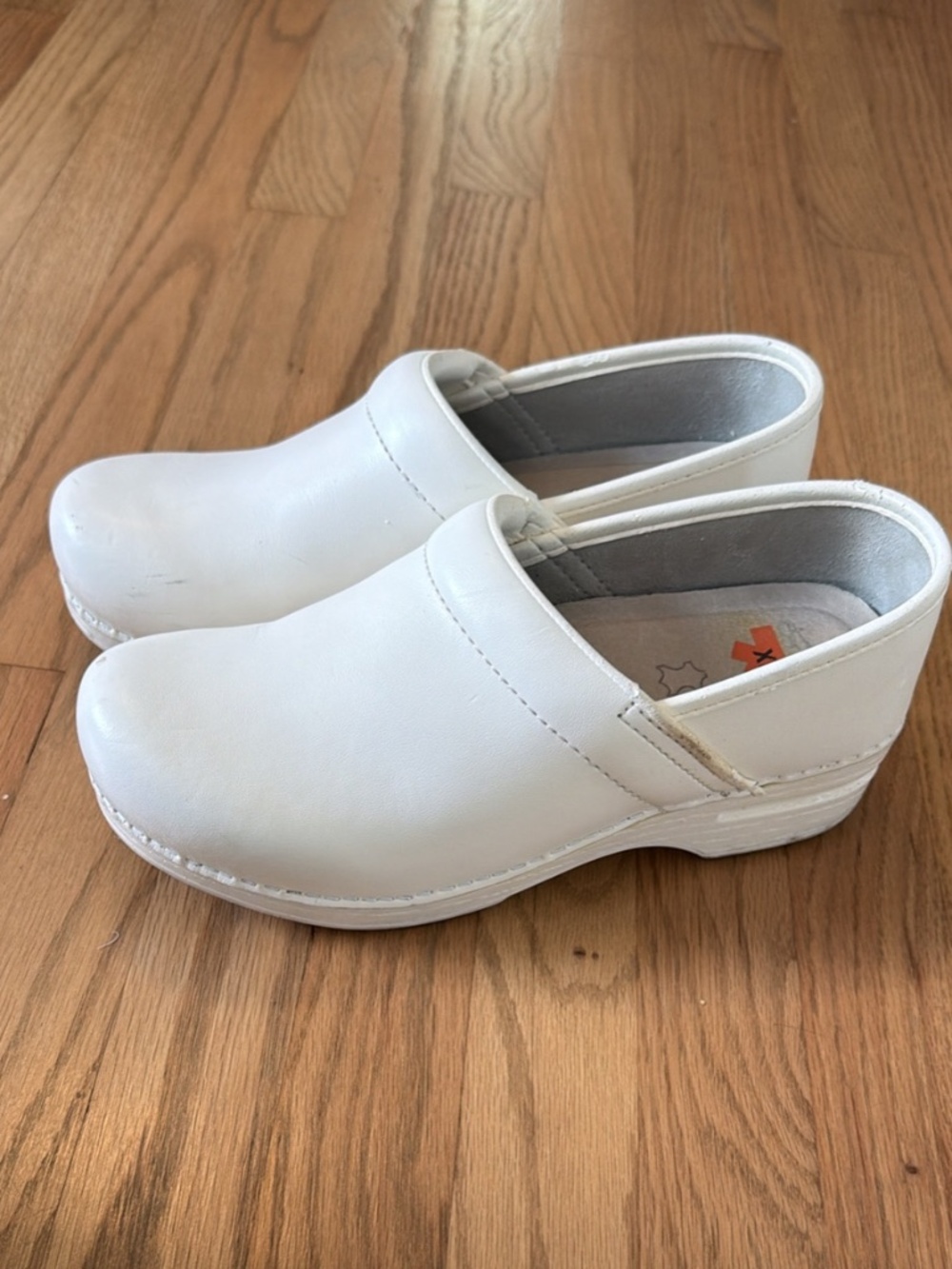 Dansko XP Professional Clogs White Leather Size 39 US 8.5 9 Nursing Chef Comfort
